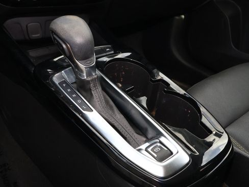 Used 2025 Chevrolet Trax ACTIV w/ Sunroof Package image 23