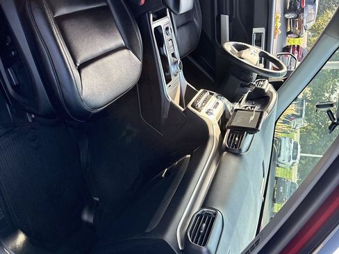 Used 2020 Ford Explorer XLT w/ Equipment Group 202A AWD/4WD image 25