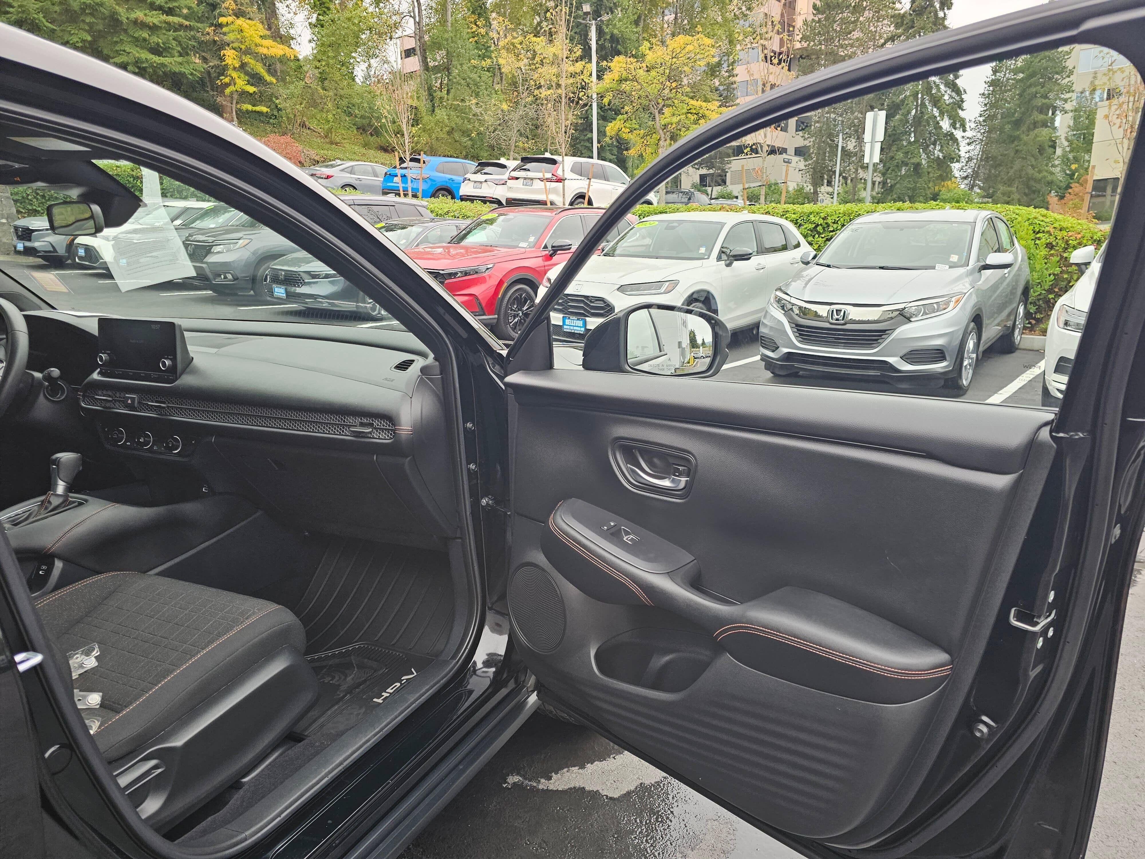 Used 2024 Honda HR-V Sport image 12