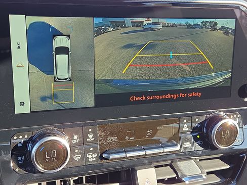 New 2026 Toyota Highlander Platinum image 12