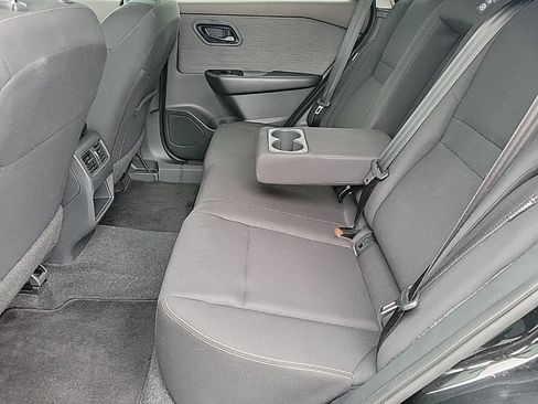 Used 2023 Nissan Rogue S image 14