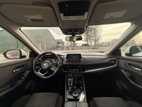 Used 2021 Nissan Rogue SV image 15