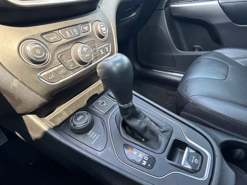Used 2020 Jeep Cherokee High Altitude AWD/4WD image 18