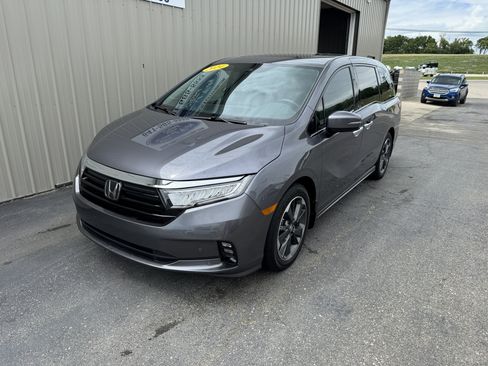 Used 2024 Honda Odyssey Elite image 2