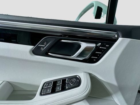 New 2025 Porsche Macan S image 20