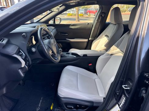 Used 2024 Lexus UX 250h FWD image 10