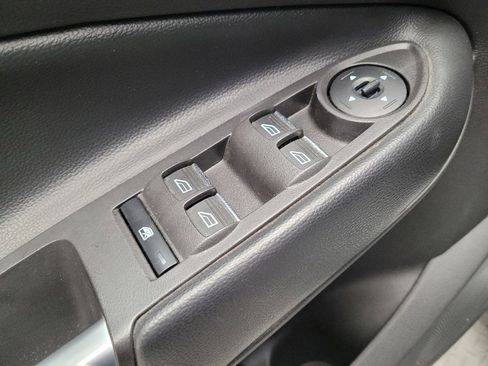 Used 2019 Ford Escape SE FWD image 27