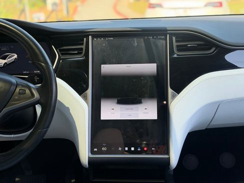 Used 2018 Tesla Model X 100D image 51