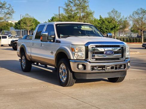 Used 2014 Ford F250 Lariat w/ Lariat Ultimate Package image 3