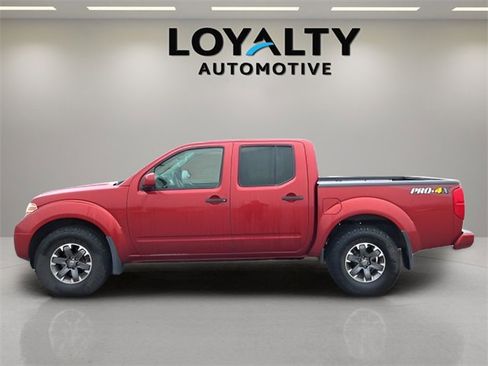 Used 2018 Nissan Frontier PRO-4X image 2