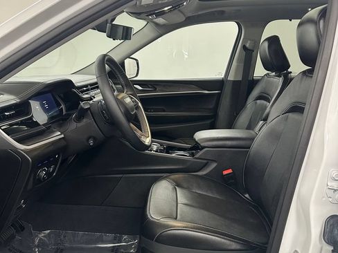 Used 2022 Jeep Grand Cherokee Limited 4xe w/ Luxury Tech Group II AWD/4WD image 11