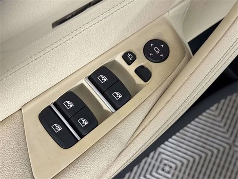 Used 2023 BMW 530i xDrive w/ Convenience Package image 18