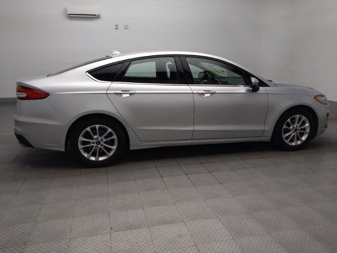 Used 2019 Ford Fusion SE FWD image 10