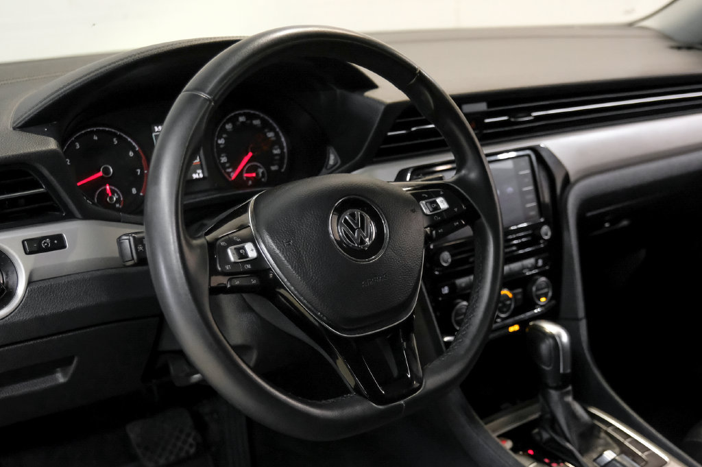 Used 2022 Volkswagen Passat 2.0T SE FWD image 22