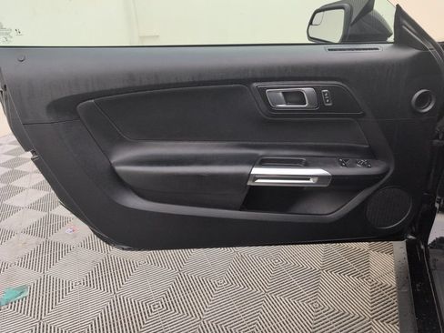 Used 2020 Ford Mustang Coupe RWD image 28