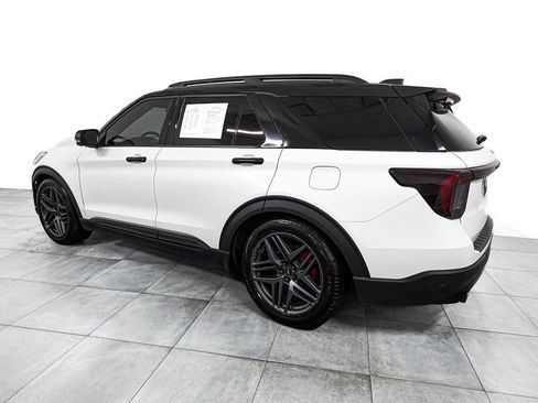 Certified 2025 Ford Explorer ST AWD/4WD image 4