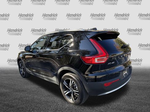 Certified 2025 Volvo XC40 B5 Core image 8