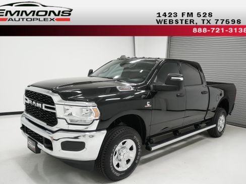Used 2024 RAM 2500 Tradesman w/ Chrome Appearance Group image 1