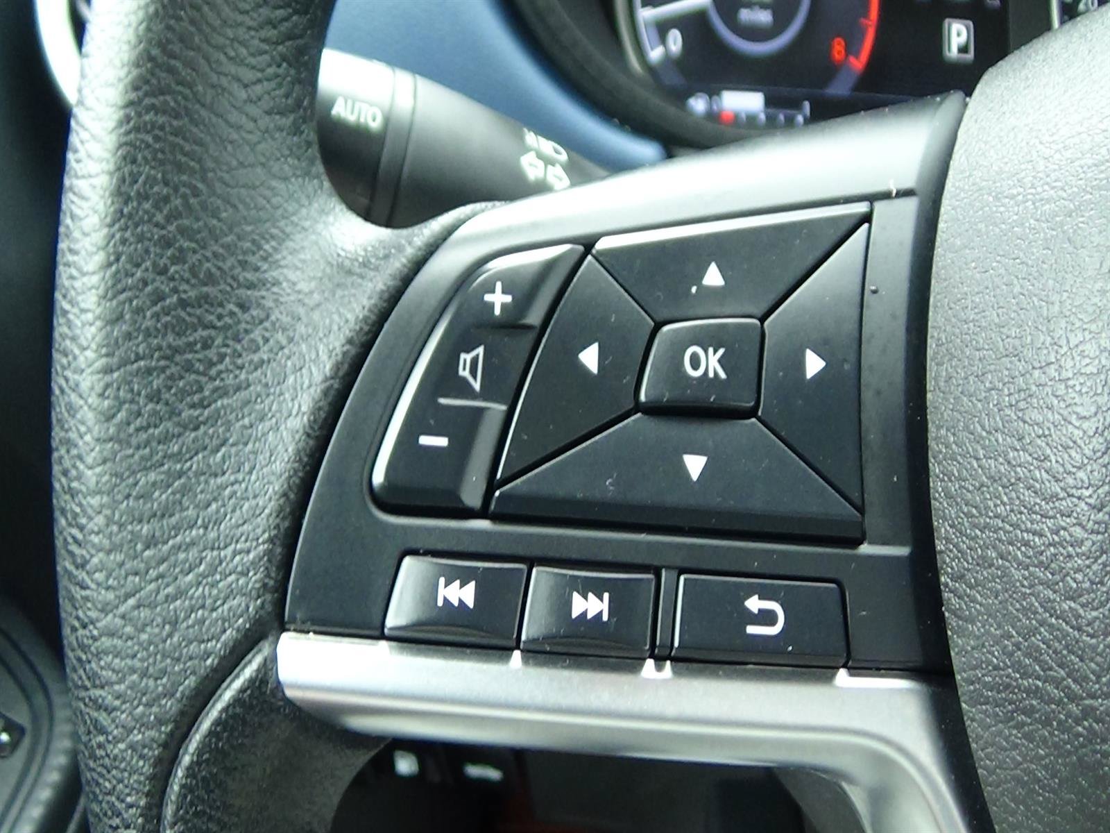 Used 2025 Nissan Versa SV FWD image 19