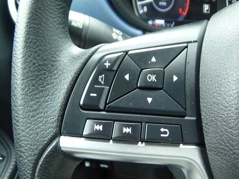 Used 2025 Nissan Versa SV FWD image 19