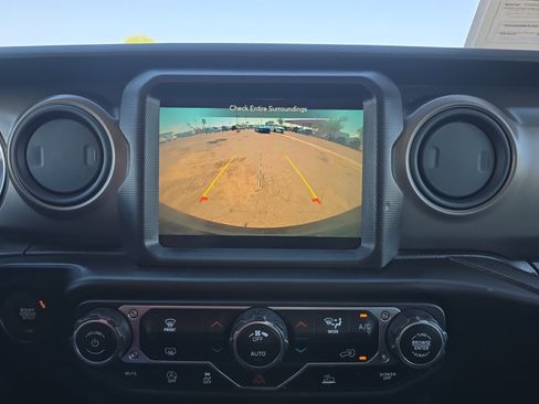 Used 2022 Jeep Wrangler Sport AWD/4WD image 21