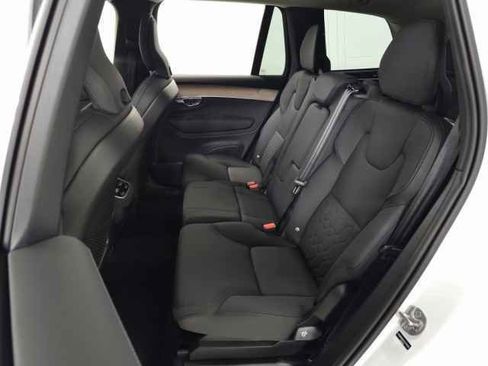 Certified 2025 Volvo XC90 B6 Plus image 36