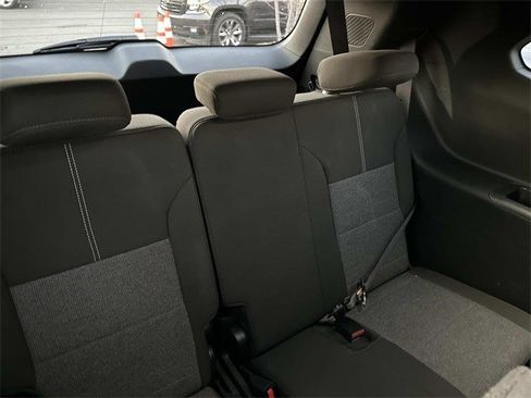 Used 2025 GMC Acadia Elevation image 14