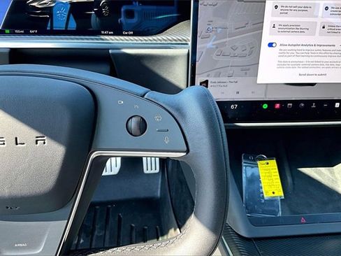 Used 2021 Tesla Model S Plaid image 18