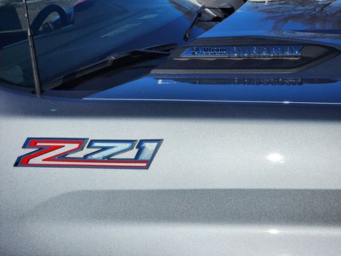 Used 2025 Chevrolet Silverado 2500 LTZ w/ LTZ Convenience Package image 8