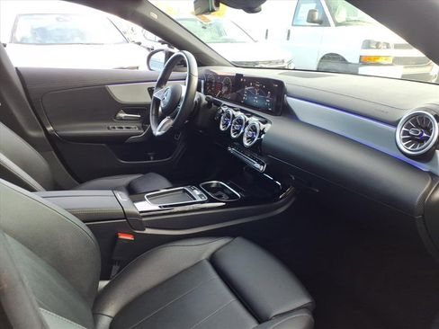Used 2025 Mercedes-Benz CLA 250 image 21
