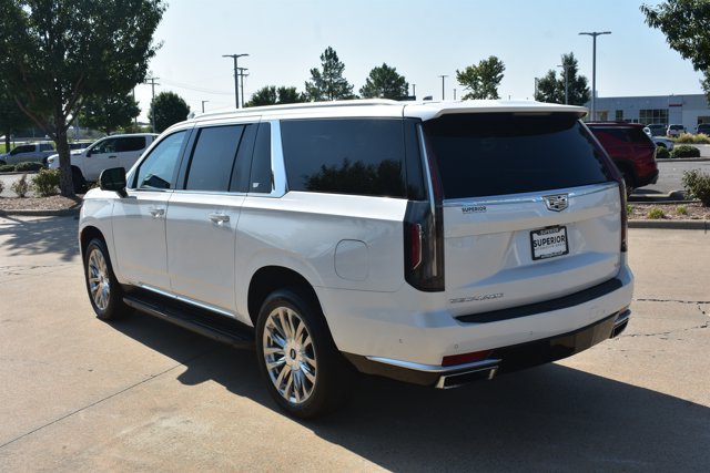Used 2021 Cadillac Escalade ESV Premium Luxury RWD image 9