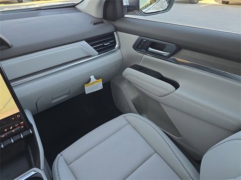 New 2026 GMC Terrain Denali w/ LPO, Floor Liner Package image 15