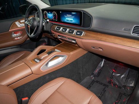 Certified 2026 Mercedes-Benz GLS 450 4MATIC image 21