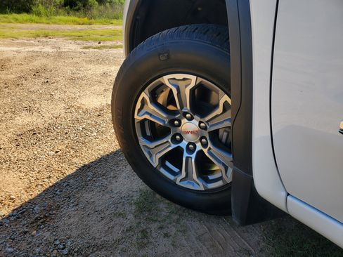 Used 2021 GMC Sierra 1500 SLT w/ SLT Convenience Package image 23