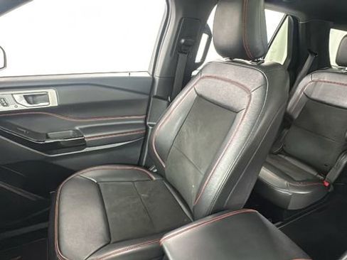 Used 2023 Ford Explorer ST-Line w/ Class IV Trailer Tow Package image 13