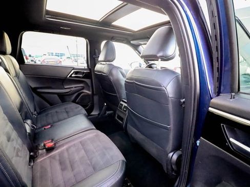 Used 2022 Mitsubishi Outlander SEL Black Edition image 50