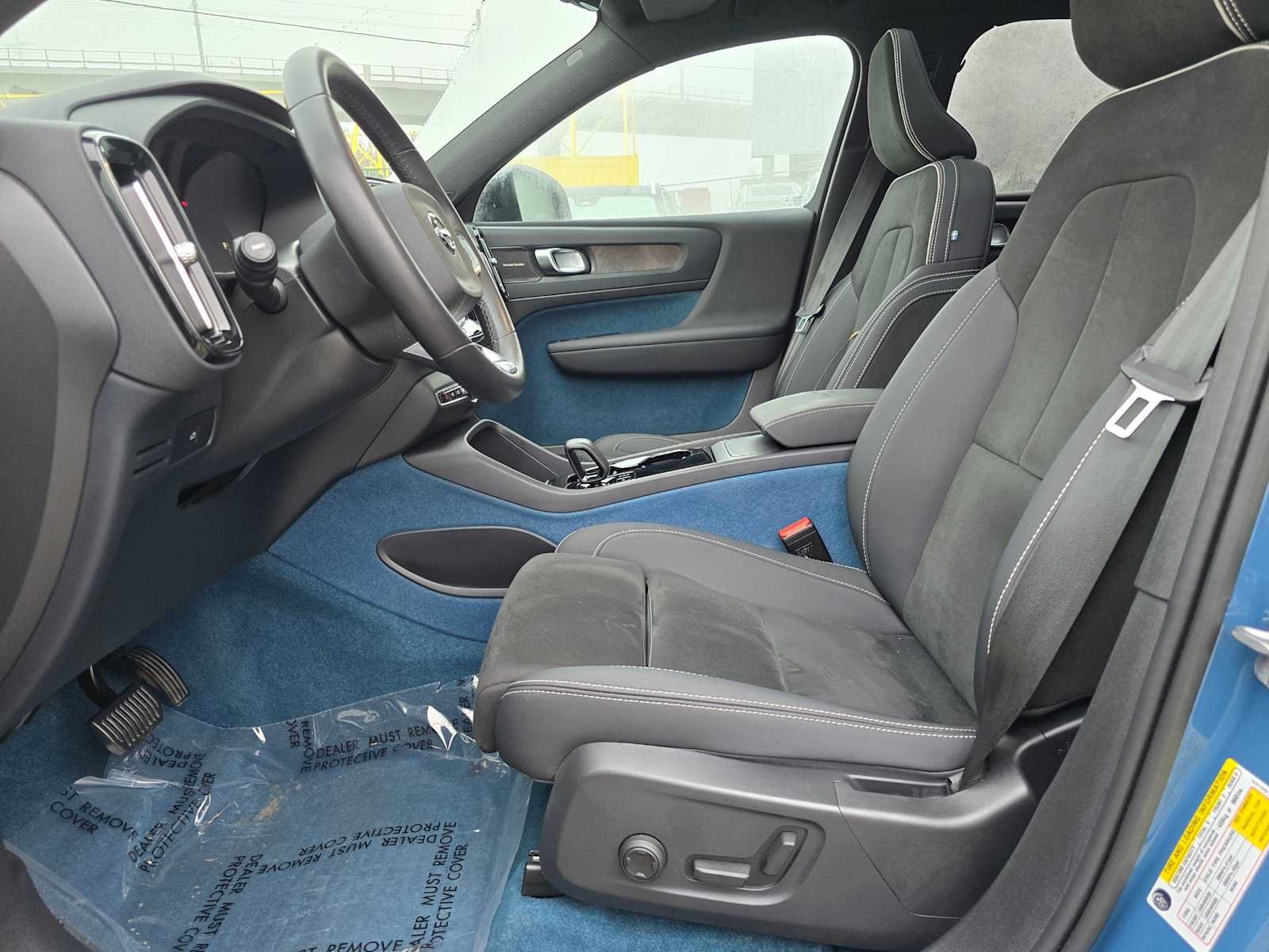 Certified 2023 Volvo XC40 Recharge Ultimate w/ Protection Package Premier AWD/4WD image 20