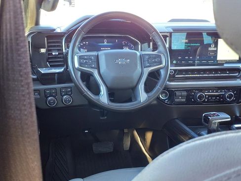 Used 2024 Chevrolet Silverado 1500 LT Trail Boss w/ Convenience Package II image 8