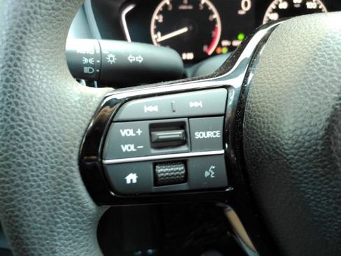 Used 2025 Honda Civic LX image 31