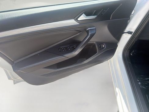 Certified 2023 Volkswagen Jetta SE FWD image 19