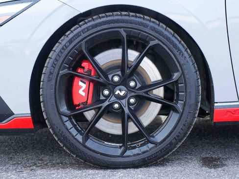 Used 2025 Hyundai Elantra N image 8