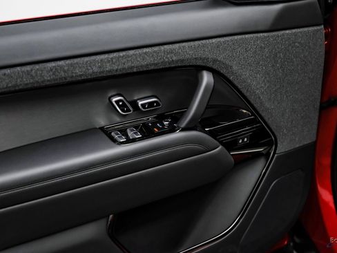 Used 2024 Land Rover Range Rover Sport SE image 67