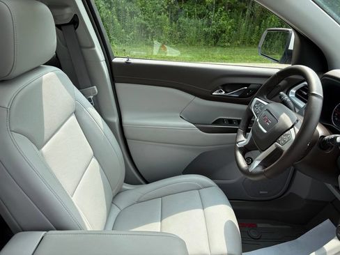 Used 2023 GMC Acadia SLT w/ Preferred Package AWD/4WD image 35