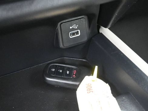 Certified 2024 Honda HR-V LX image 17