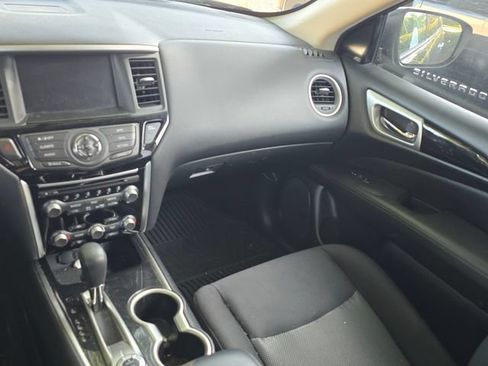 Used 2019 Nissan Pathfinder SV AWD/4WD image 7