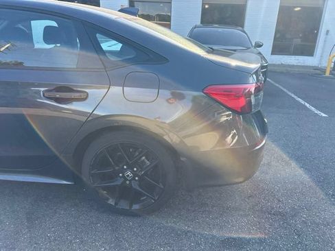 Used 2023 Honda Civic Sport image 9