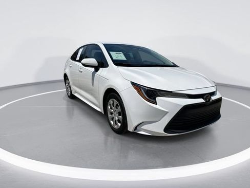 Used 2025 Toyota Corolla LE FWD image 4