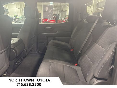 Used 2021 Chevrolet Silverado 1500 LT AWD/4WD image 14