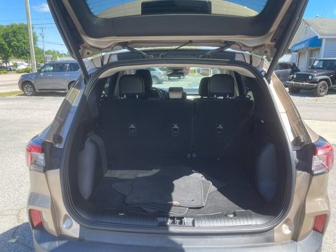 Used 2020 Ford Escape Titanium AWD/4WD image 10