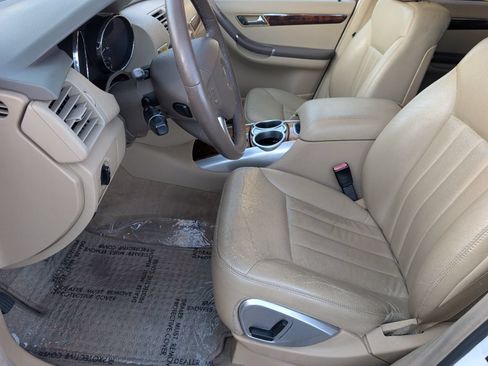 Used 2006 Mercedes-Benz R 350 4MATIC w/ Trim Pkg image 20